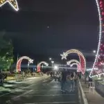 Com muita emoção e alegria, multidão prestigia inauguração da Iluminação Natalina de Caracol Com muita emoção e alegria, multidão prestigia inauguração da Iluminação Natalina de Caracol