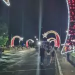 Com muita emoção e alegria, multidão prestigia inauguração da Iluminação Natalina de Caracol Com muita emoção e alegria, multidão prestigia inauguração da Iluminação Natalina de Caracol