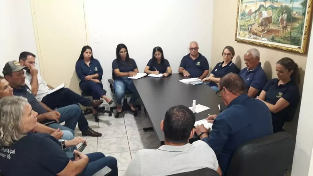 Prefeito Neco e Vice Preguinho se reúnem com secretários para planejar ações de 2023 Prefeito Neco e Vice Preguinho se reúnem com secretários para planejar ações de 2023