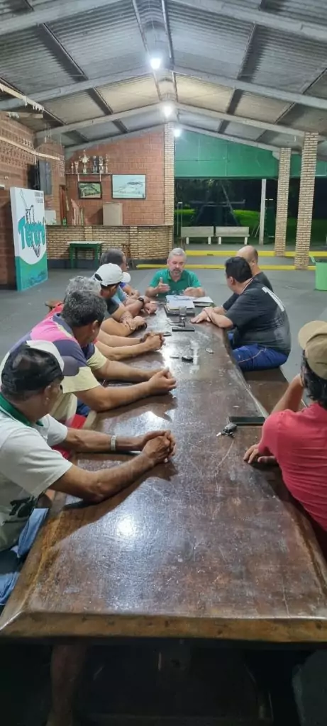 Nova diretoria da Associação Esportiva Tereré se reúne para deliberar assuntos do clube