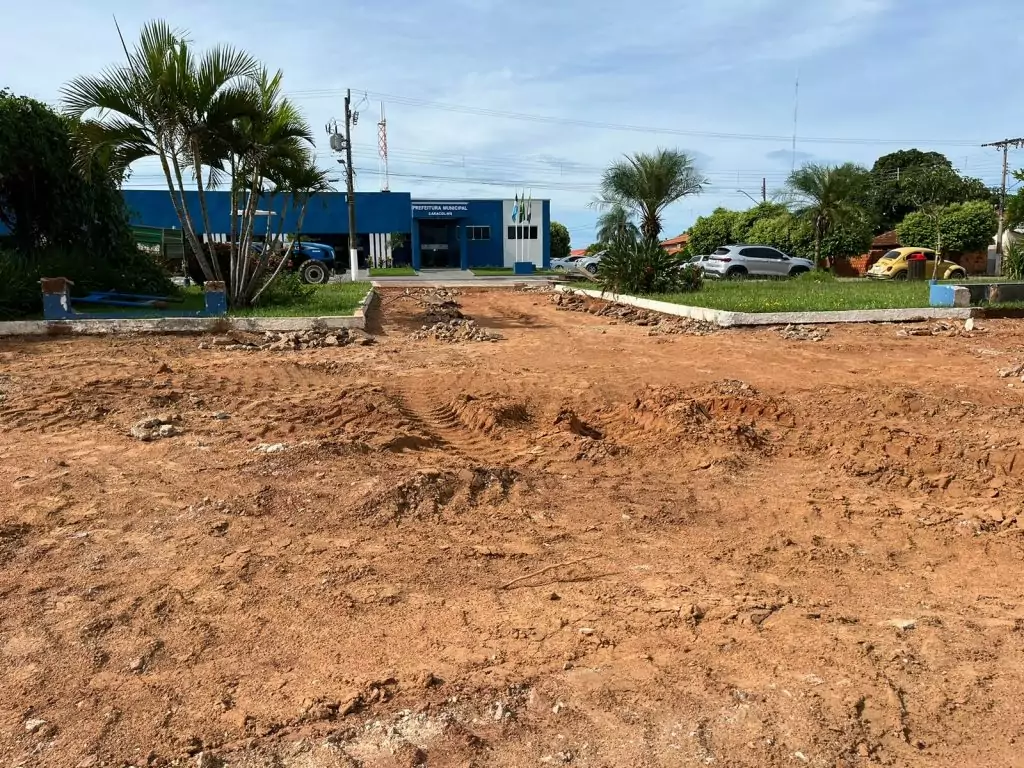 Neco Pagliosa comemora início da reforma da Praça Primeiro de Maio em Caracol