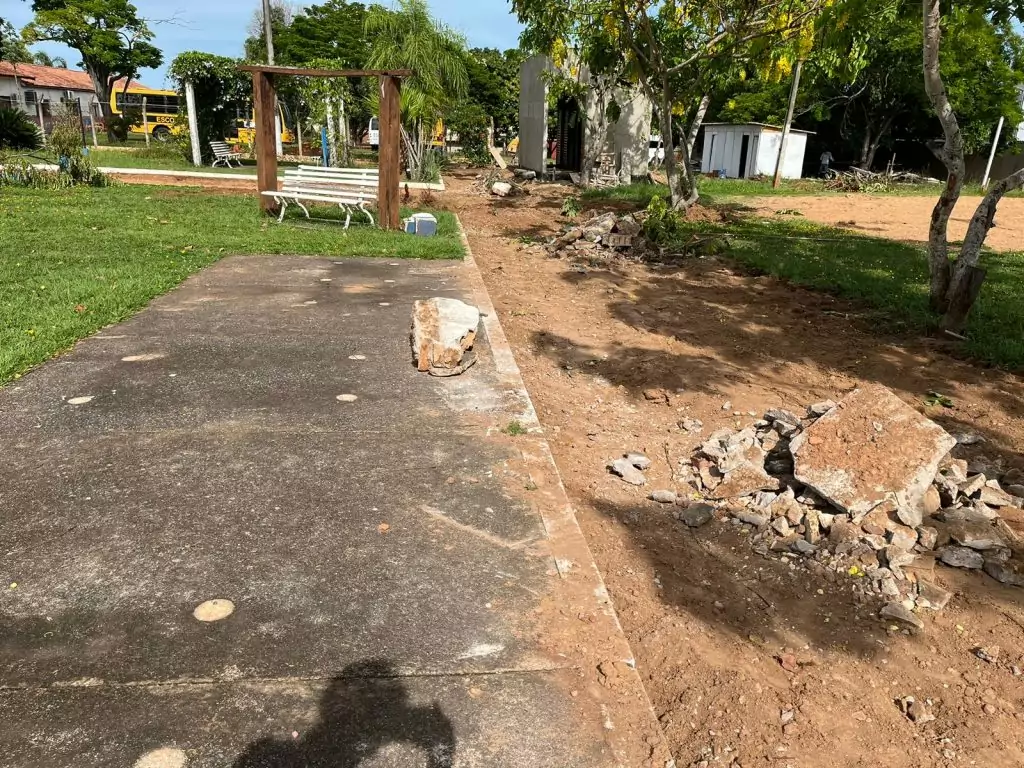 Neco Pagliosa comemora início da reforma da Praça Primeiro de Maio em Caracol