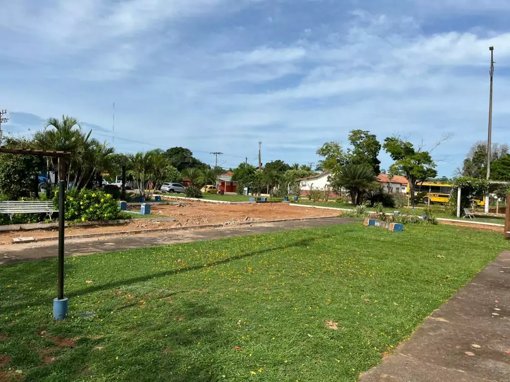 Neco Pagliosa comemora início da reforma da Praça Primeiro de Maio em Caracol