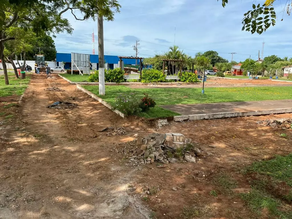 Neco Pagliosa comemora início da reforma da Praça Primeiro de Maio em Caracol