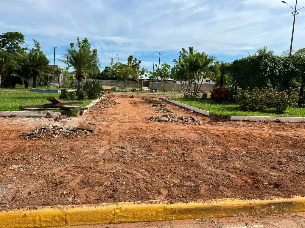 Neco Pagliosa comemora início da reforma da Praça Primeiro de Maio em Caracol