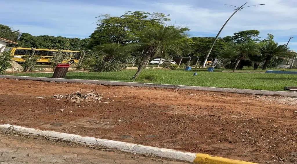 Neco Pagliosa comemora início da reforma da Praça Primeiro de Maio em Caracol