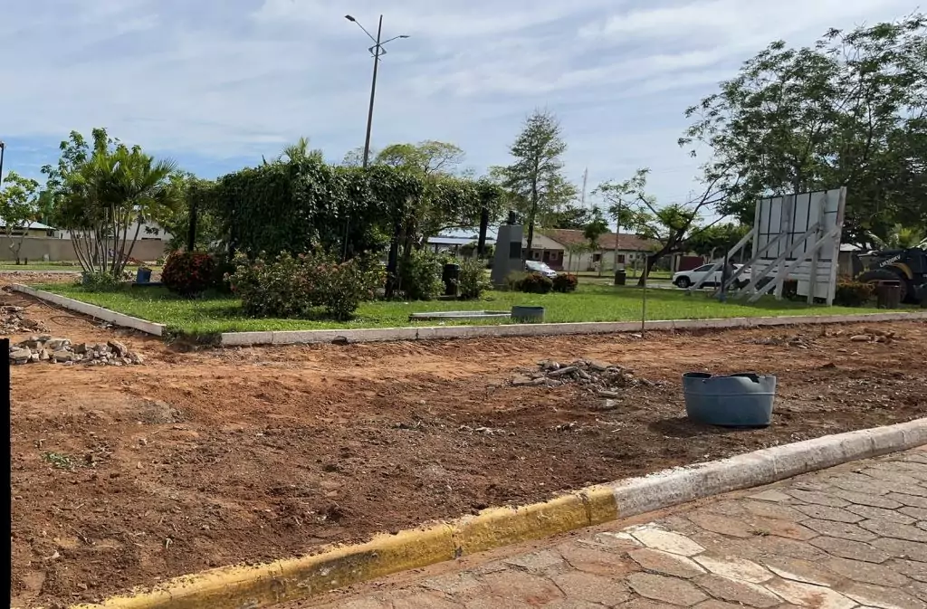 Neco Pagliosa comemora início da reforma da Praça Primeiro de Maio em Caracol