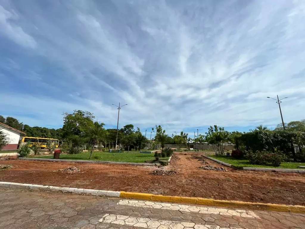 Neco Pagliosa comemora início da reforma da Praça Primeiro de Maio em Caracol