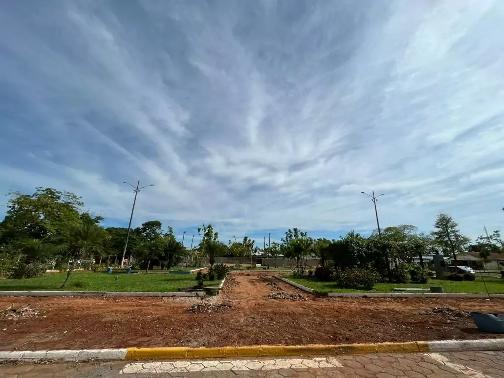 Neco Pagliosa comemora início da reforma da Praça Primeiro de Maio em Caracol