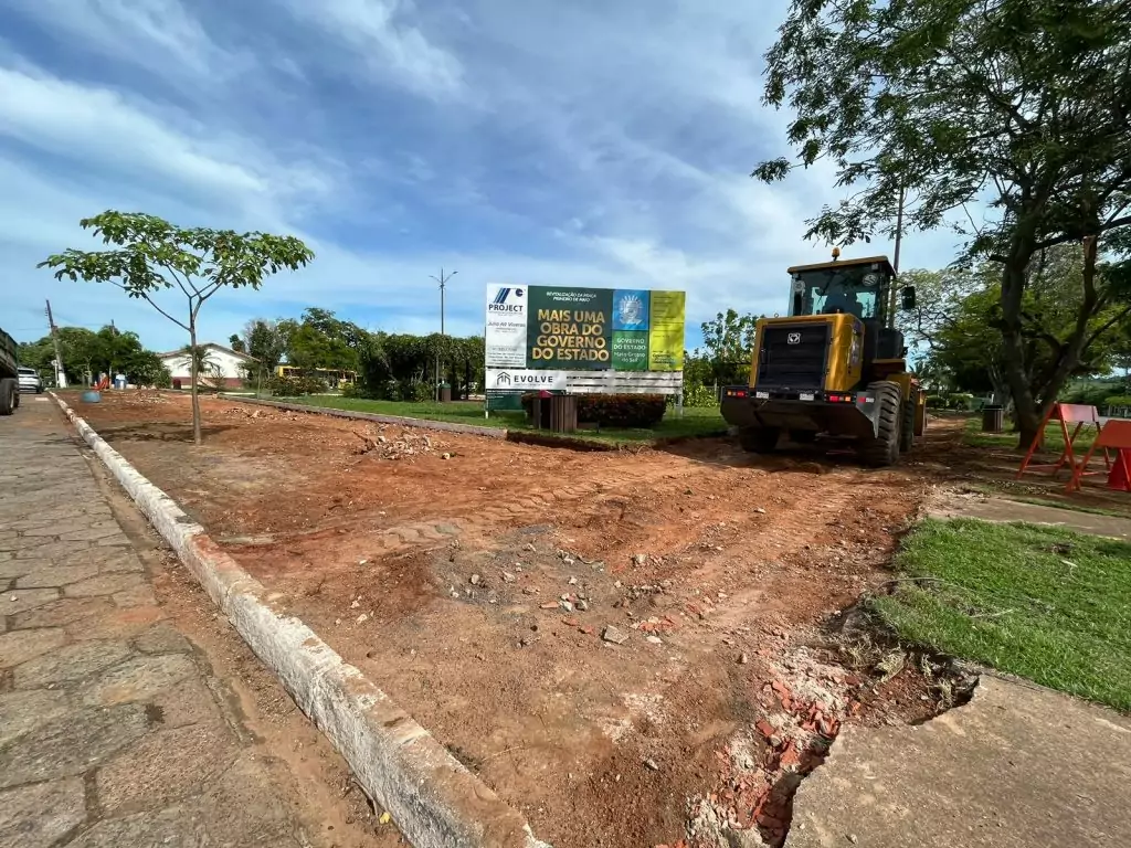Neco Pagliosa comemora início da reforma da Praça Primeiro de Maio em Caracol