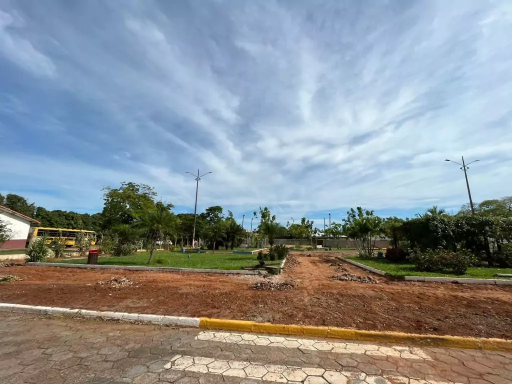 Neco Pagliosa comemora início da reforma da Praça Primeiro de Maio em Caracol