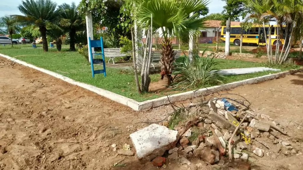 Neco Pagliosa comemora início da reforma da Praça Primeiro de Maio em Caracol