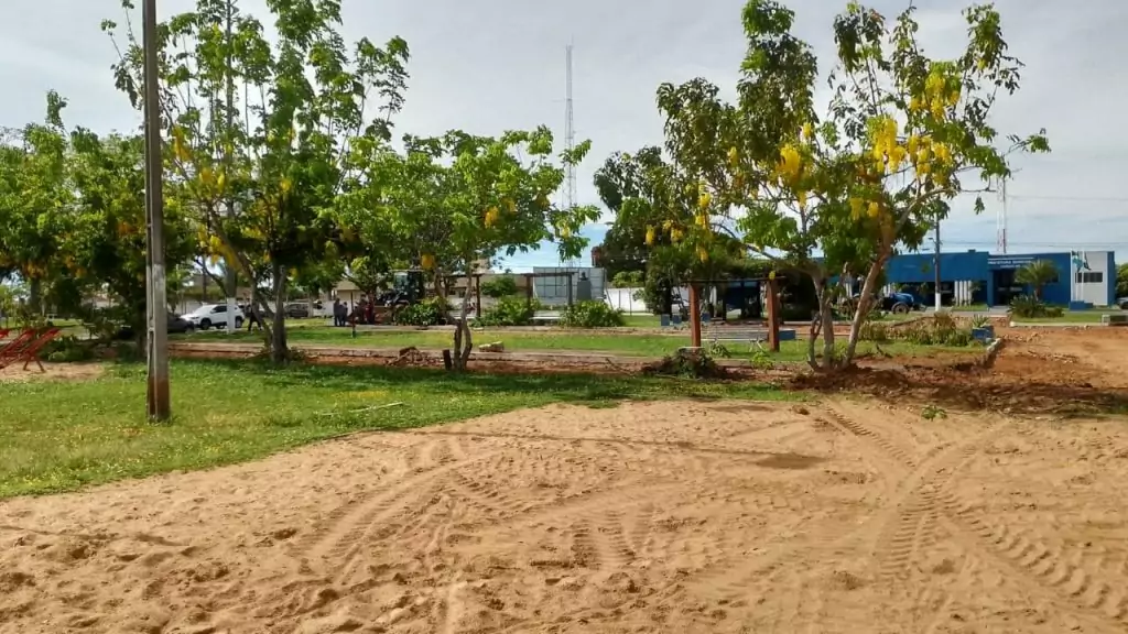 Neco Pagliosa comemora início da reforma da Praça Primeiro de Maio em Caracol