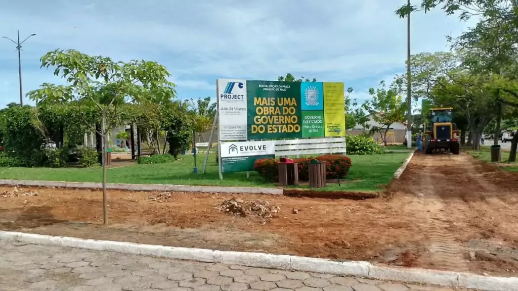 Neco Pagliosa comemora início da reforma da Praça Primeiro de Maio em Caracol