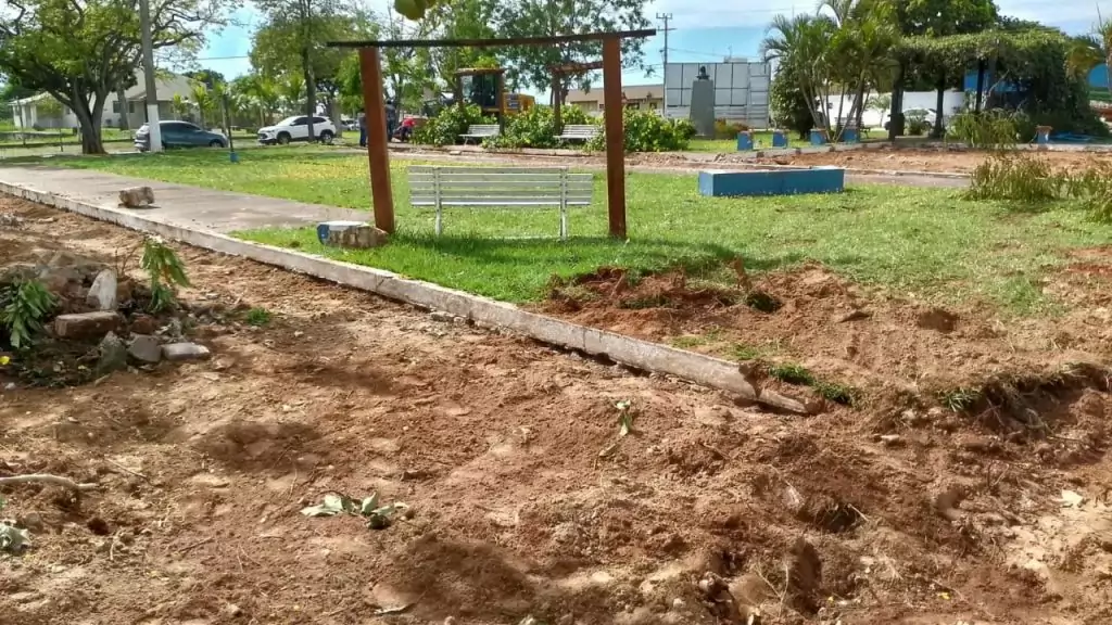 Neco Pagliosa comemora início da reforma da Praça Primeiro de Maio em Caracol