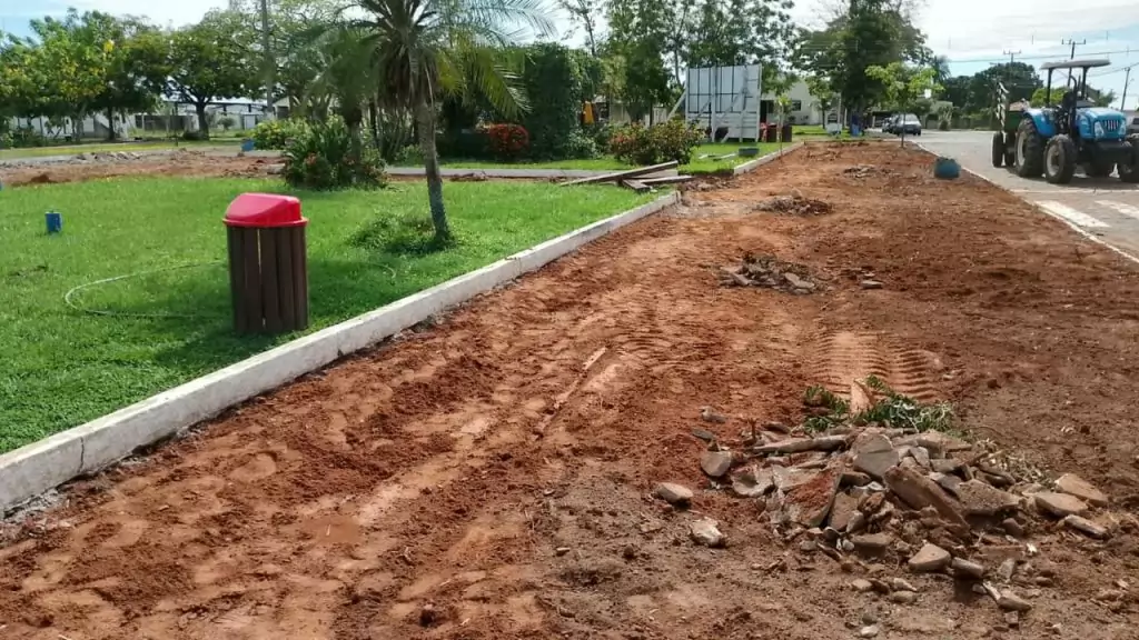 Neco Pagliosa comemora início da reforma da Praça Primeiro de Maio em Caracol