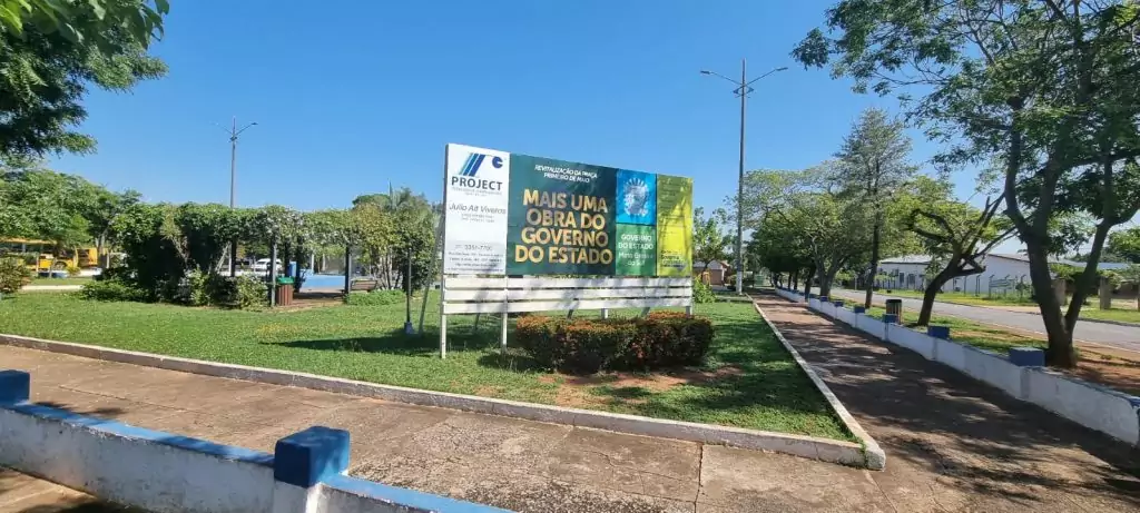 Neco Pagliosa comemora início da reforma da Praça Primeiro de Maio em Caracol