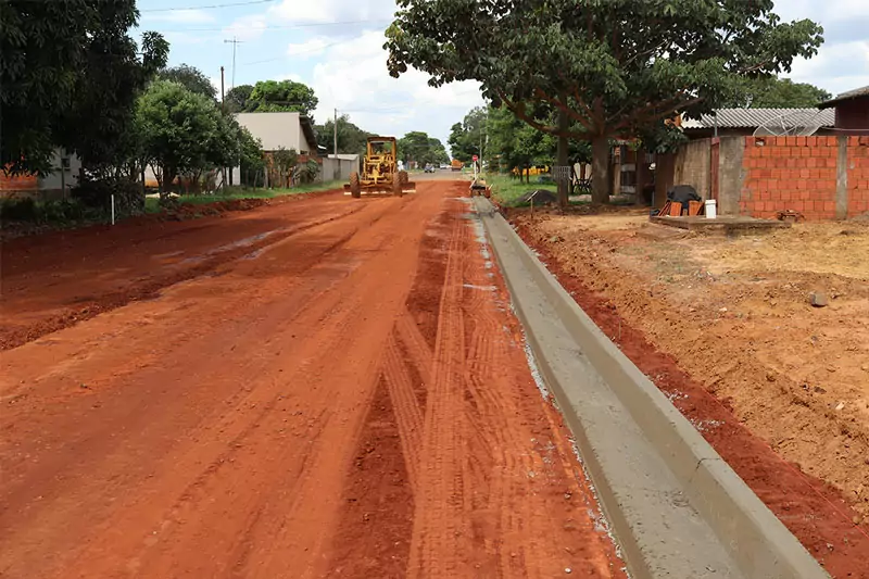 Prefeito Gilson comemora o avanço do maior projeto de asfalto da história de Juti Prefeito Gilson comemora o avanço do maior projeto de asfalto da história de Juti