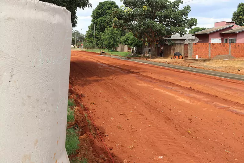 Prefeito Gilson comemora o avanço do maior projeto de asfalto da história de Juti Prefeito Gilson comemora o avanço do maior projeto de asfalto da história de Juti