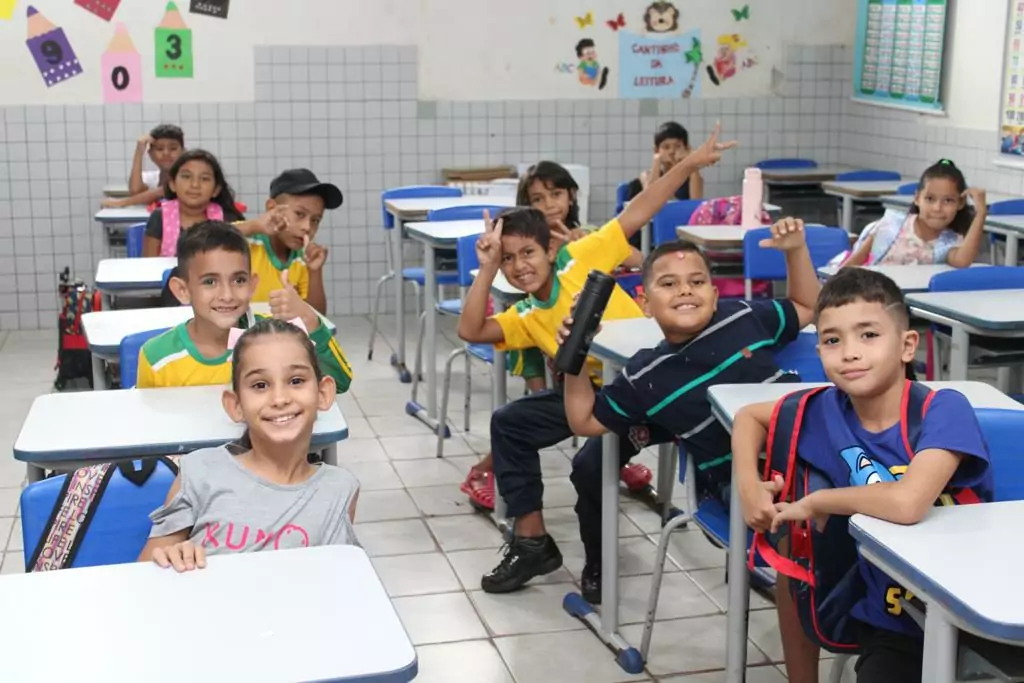 Prefeito Gilson Cruz e Bel comemoram a volta às aulas 2023 em Juti