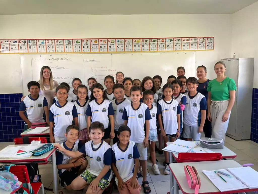 Prefeitura de Caracol distribui 1935 uniformes escolares para estudantes do ensino municipal Prefeitura de Caracol distribui 1935 uniformes escolares para estudantes do ensino municipal