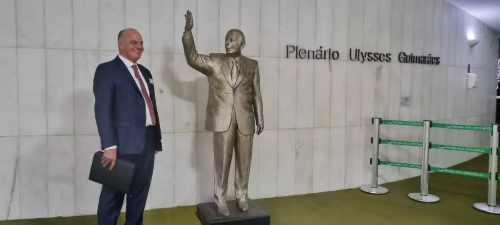 Prefeito de Caracol inicia segundo dia de trabalhos em Brasília