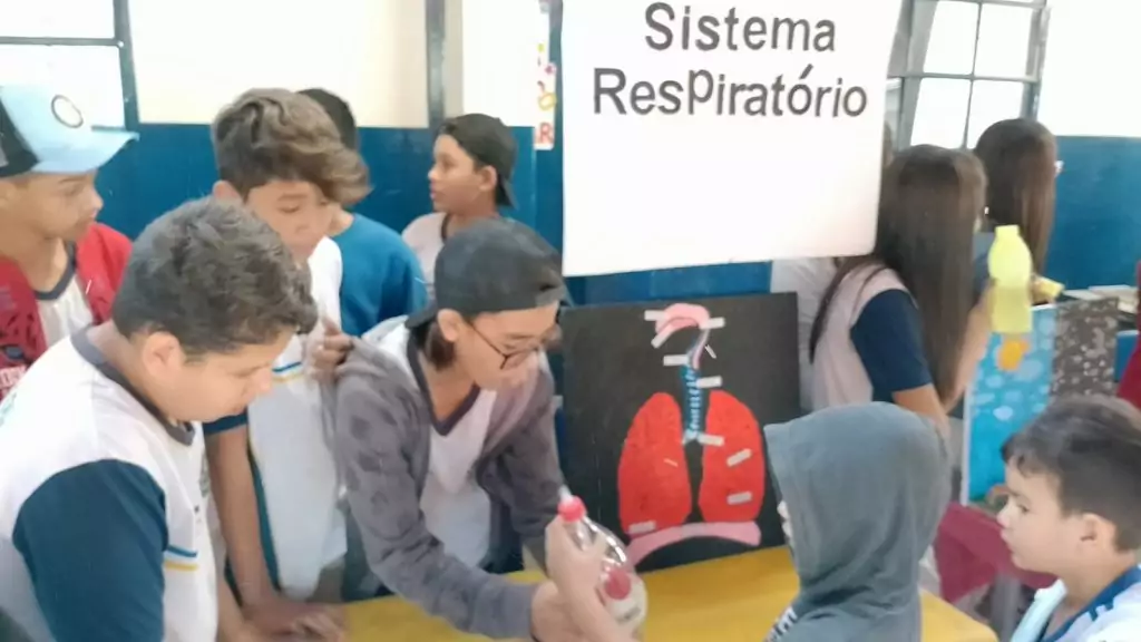 Escolas municipais realizaram Feira de Ciências para apresentação de projetos, pesquisas e experimentos dos alunos Escolas municipais realizaram Feira de Ciências para apresentação de projetos, pesquisas e experimentos dos alunos