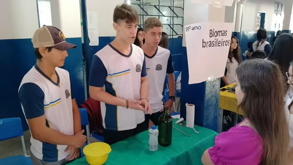 Escolas municipais realizaram Feira de Ciências para apresentação de projetos, pesquisas e experimentos dos alunos Escolas municipais realizaram Feira de Ciências para apresentação de projetos, pesquisas e experimentos dos alunos