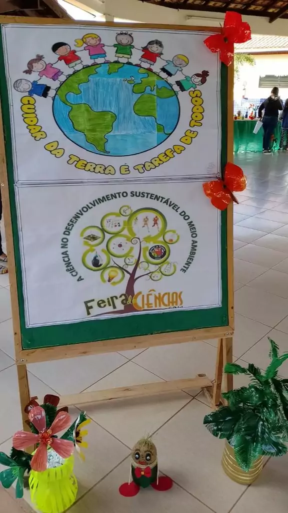 Escolas municipais realizaram Feira de Ciências para apresentação de projetos, pesquisas e experimentos dos alunos Escolas municipais realizaram Feira de Ciências para apresentação de projetos, pesquisas e experimentos dos alunos
