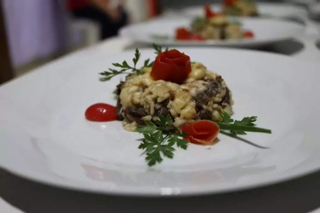 Risoto de Carne-Seca é prato vencedor do 1º Campeonato das Merendeiras Escolares de Caracol Risoto de Carne-Seca é prato vencedor do 1º Campeonato das Merendeiras Escolares de Caracol