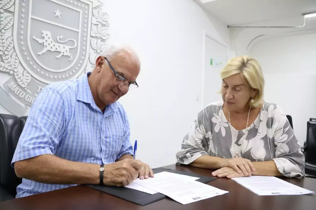 Prefeito Neco Pagliosa anuncia 14 novas moradias para Caracol Prefeito Neco Pagliosa anuncia 14 novas moradias para Caracol