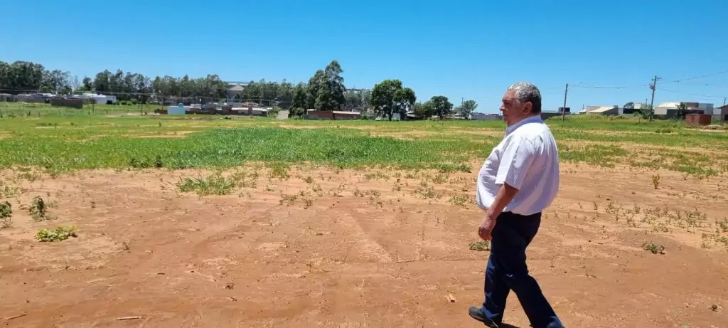 Brito visita obras no Pôr do Sol 2 e local das futuras casas no Residencial Analy