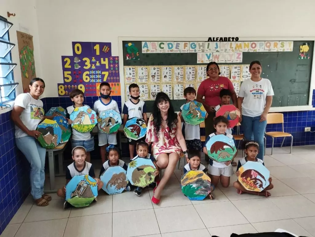 Escritora Sul-Mato-Grossense Sandra Andrade participa de Contação de Histórias com alunos da rede municipal de Caracol Escritora Sul-Mato-Grossense Sandra Andrade participa de Contação de Histórias com alunos da rede municipal de Caracol