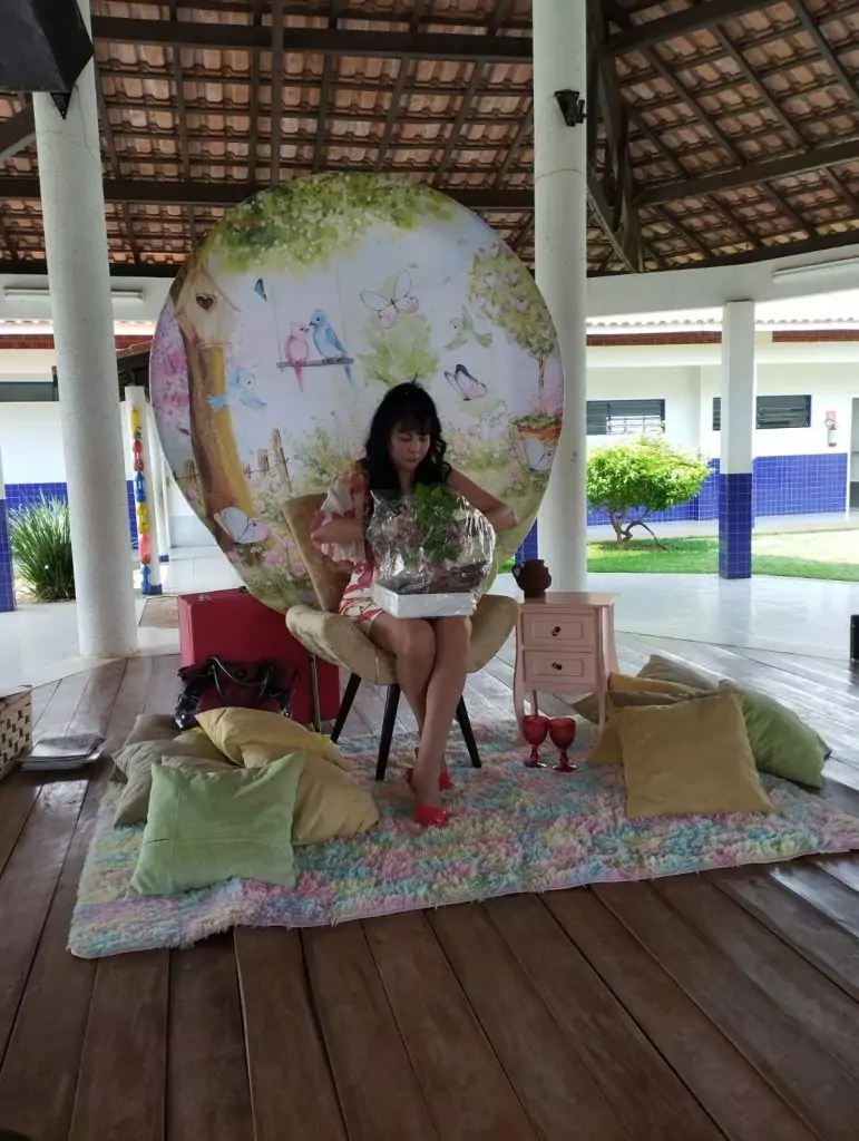 Escritora Sul-Mato-Grossense Sandra Andrade participa de Contação de Histórias com alunos da rede municipal de Caracol Escritora Sul-Mato-Grossense Sandra Andrade participa de Contação de Histórias com alunos da rede municipal de Caracol