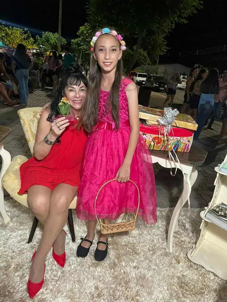 Escritora Sul-Mato-Grossense Sandra Andrade participa de Contação de Histórias com alunos da rede municipal de Caracol Escritora Sul-Mato-Grossense Sandra Andrade participa de Contação de Histórias com alunos da rede municipal de Caracol