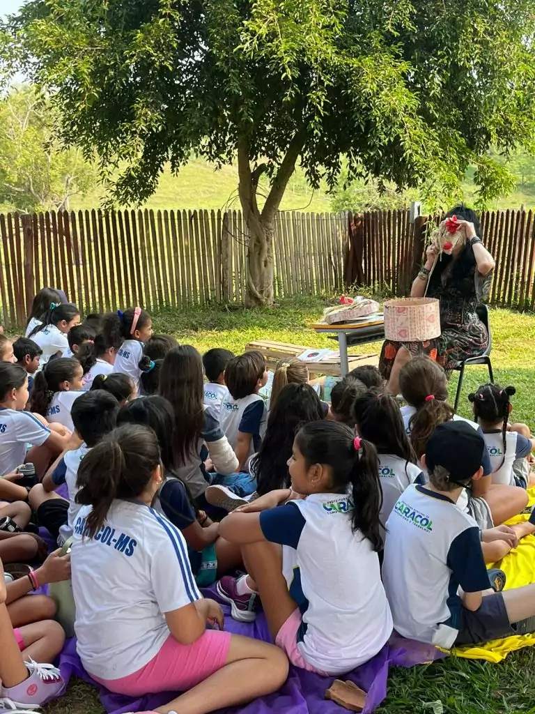 Escritora Sul-Mato-Grossense Sandra Andrade participa de Contação de Histórias com alunos da rede municipal de Caracol Escritora Sul-Mato-Grossense Sandra Andrade participa de Contação de Histórias com alunos da rede municipal de Caracol