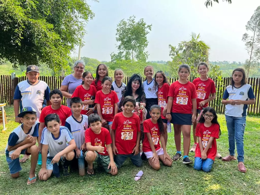 Escritora Sul-Mato-Grossense Sandra Andrade participa de Contação de Histórias com alunos da rede municipal de Caracol Escritora Sul-Mato-Grossense Sandra Andrade participa de Contação de Histórias com alunos da rede municipal de Caracol