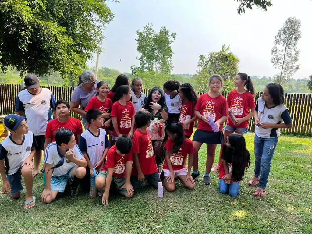 Escritora Sul-Mato-Grossense Sandra Andrade participa de Contação de Histórias com alunos da rede municipal de Caracol Escritora Sul-Mato-Grossense Sandra Andrade participa de Contação de Histórias com alunos da rede municipal de Caracol
