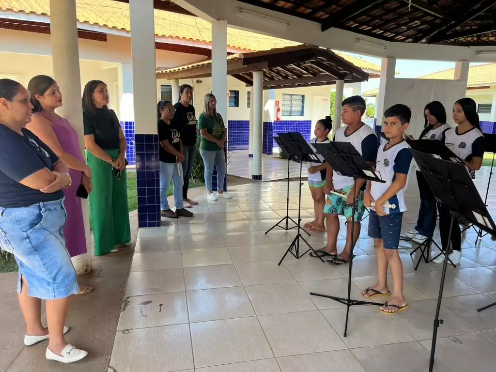 Escolas municipais de Caracol recebem materiais lúdicos da Cooperativa Sicredi
