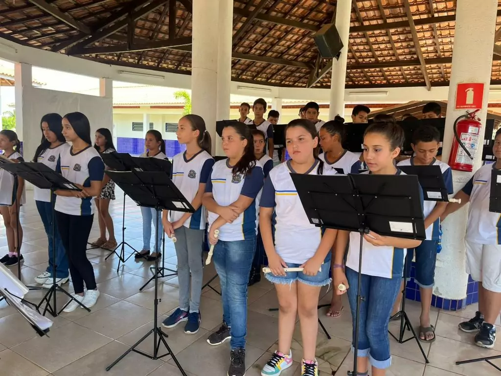 Escolas municipais de Caracol recebem materiais lúdicos da Cooperativa Sicredi