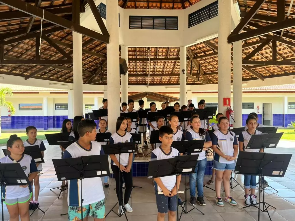 Escolas municipais de Caracol recebem materiais lúdicos da Cooperativa Sicredi