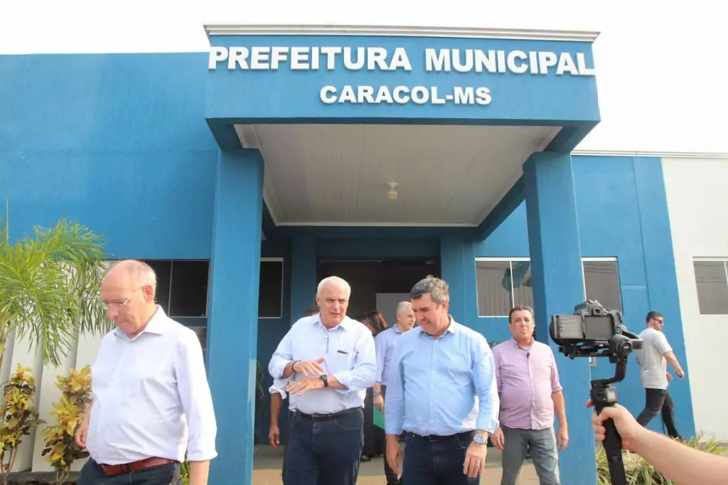 Durante agenda em Caracol, Governador Riedel faz visita técnica nas obras da Escola Estadual Dr. Rubens de Castro Pinto Durante agenda em Caracol, Governador Riedel faz visita técnica nas obras da Escola Estadual Dr. Rubens de Castro Pinto
