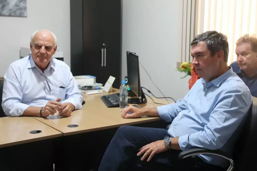 Durante agenda em Caracol, Governador Riedel faz visita técnica nas obras da Escola Estadual Dr. Rubens de Castro Pinto Durante agenda em Caracol, Governador Riedel faz visita técnica nas obras da Escola Estadual Dr. Rubens de Castro Pinto