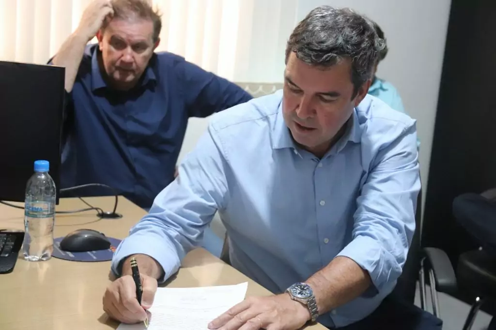 Durante agenda em Caracol, Governador Riedel faz visita técnica nas obras da Escola Estadual Dr. Rubens de Castro Pinto Durante agenda em Caracol, Governador Riedel faz visita técnica nas obras da Escola Estadual Dr. Rubens de Castro Pinto