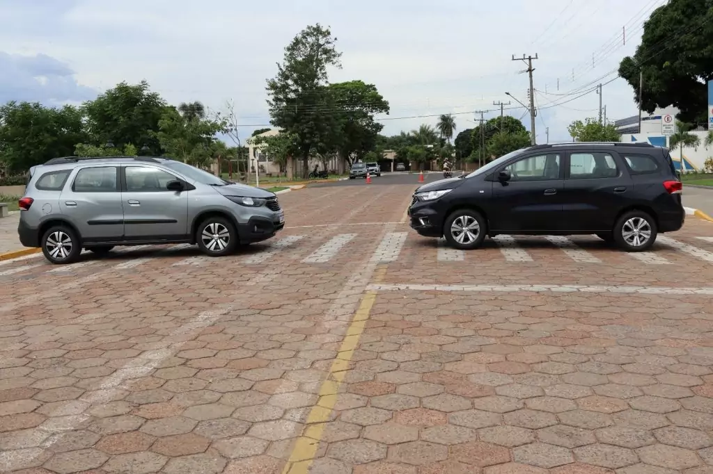 Prefeitura de Caracol recebe duas novas Chevrolet Spin