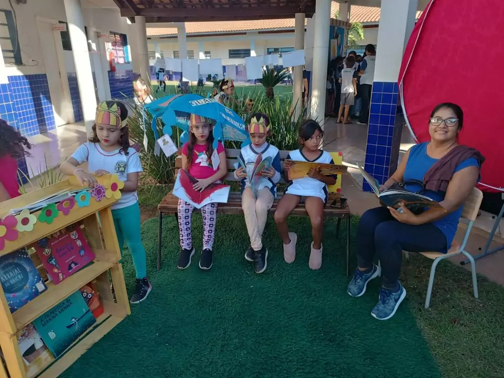 Escolas Municipais de Caracol celebram Dia Nacional do Livro Infantil Escolas Municipais de Caracol celebram Dia Nacional do Livro Infantil