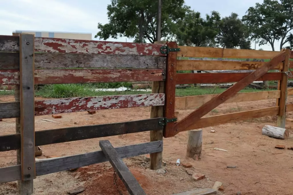 Patrão Nino Pradela recebe prefeito Neco e vice Preguinho para apresentar novas obras estruturais para a grande Festa do Laço