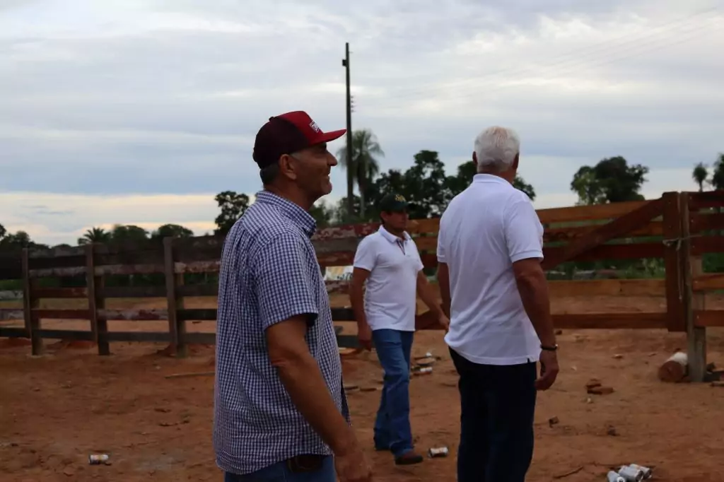 Patrão Nino Pradela recebe prefeito Neco e vice Preguinho para apresentar novas obras estruturais para a grande Festa do Laço