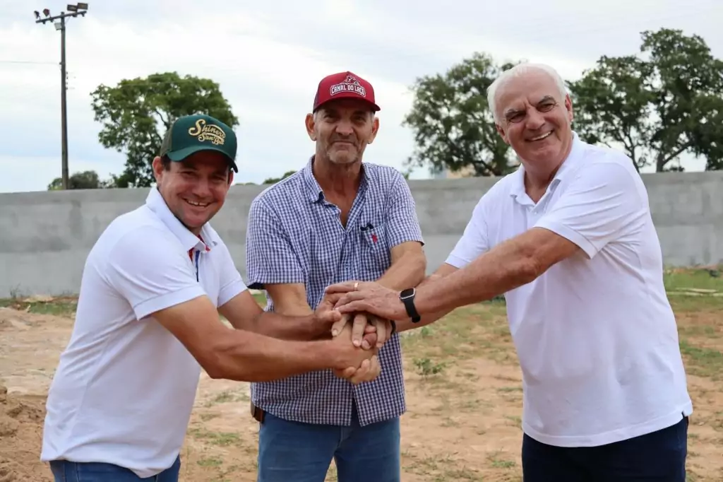 Patrão Nino Pradela recebe prefeito Neco e vice Preguinho para apresentar novas obras estruturais para a grande Festa do Laço