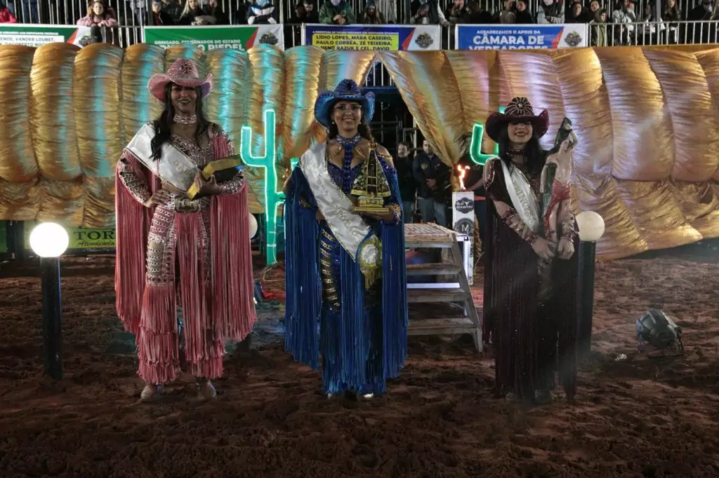 Prefeito Rogério Torquetti realiza abertura do rodeio durante primeiro dia da Expotac 2024 Prefeito Rogério Torquetti realiza abertura do rodeio durante primeiro dia da Expotac 2024